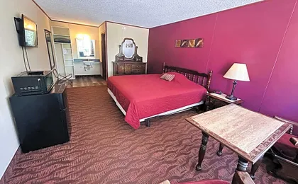 Colonial Mountain Inn Branson MO