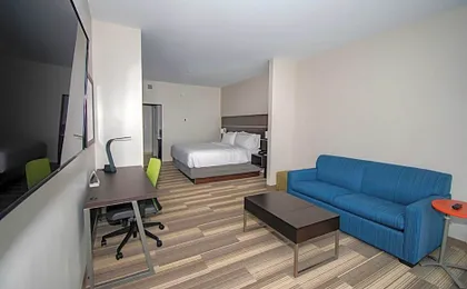 Holiday Inn Express and Suites Tonawanda Buffalo Area By IHG