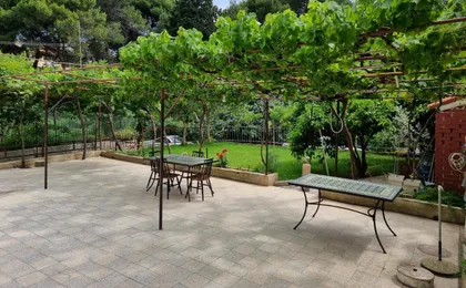Retreat Apartments with Free Parking