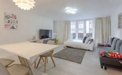 Kensington Gardens 2 Bedroom Flat With a Balcony