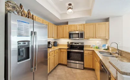 Crystal Tower Comfort Condos by Hosteeva