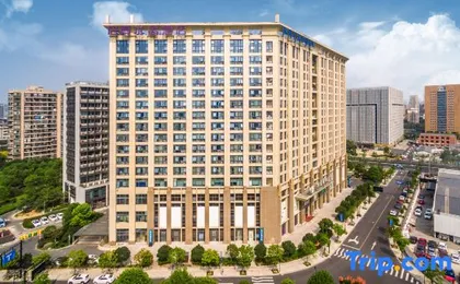 Qizhen Crystal Hotel