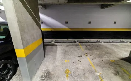 Ape Novo ao lado do Bourbon e Allianz.