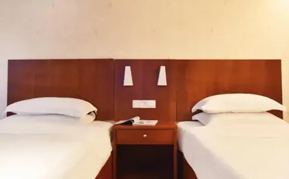 Chongqing Yuecheng Life Hotel