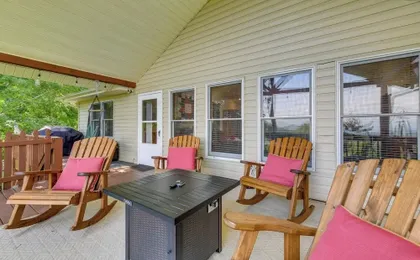 Pet-friendly Waynesville Retreat w/ Hot Tub!