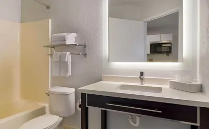 MainStay Suites Omaha Old Mill