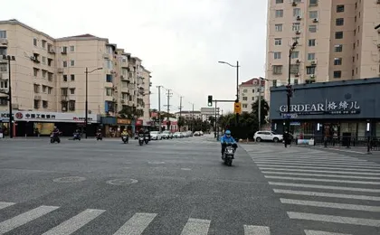 Aixiang Hotel (Shanghai Songhong Road Subway Station)