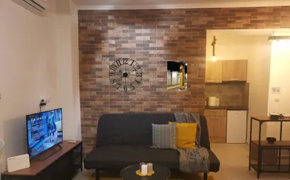 Charming 1-Bed Apartment Located in Athina