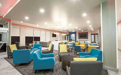 La Quinta Inn & Suites by Wyndham Tulsa Broken Arrow