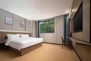 Yulong Hotel