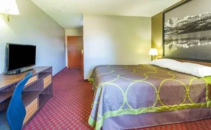 Super 8 by Wyndham Longmont/Del Camino