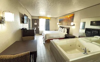 Days Inn by Wyndham Knoxville West