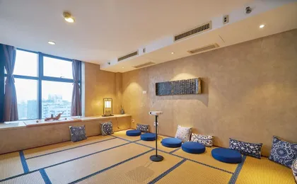 Summer Flower Apartment