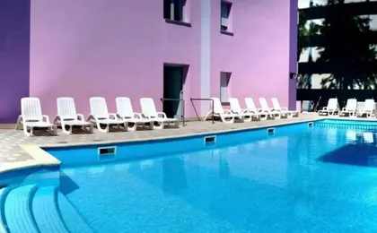 Fun by the Pool-beahost