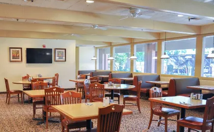 Piccadilly Inn Airport