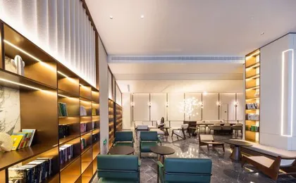 Atour Hotel Wuhan High Speed ​​Railway Station Yangchun Lake