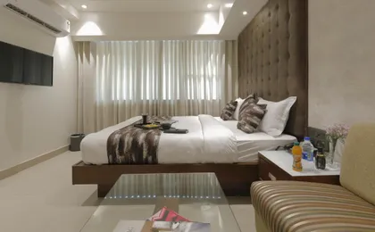 Hotel Ariana Residency