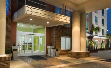 Holiday Inn Express Hotel & Suites Florence I-95 @ Highway 327