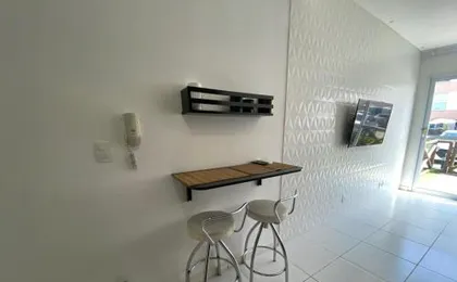 Flat Terreo Muro Alto Condomínio Clube com Sala Reversível para segundo quarto