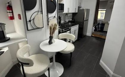 2 Bedroom Apartment with 2 Bathrooms and Kitchen
