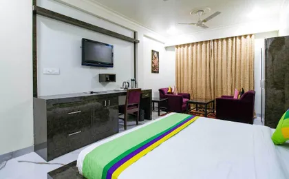Treebo Trend Hotel Rockland & Restaurant