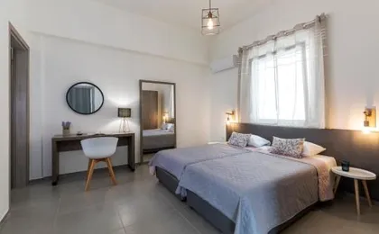 Rose Central Master Bedroom Apartment