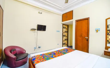 Fabexpress Heritage Inn