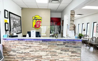Super 8 by Wyndham Clear Lake