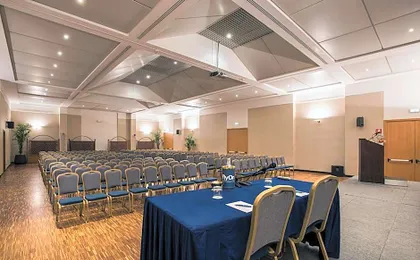 FlyOn Hotel & Conference Center