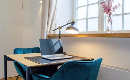 Homely Stay Studio 4 - Chic Self-Check-In Room for Short Stays