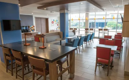 Holiday Inn Express & Suites Mishawaka - South Bend
