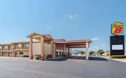Super 8 by Wyndham Waco/Mall Area Tx