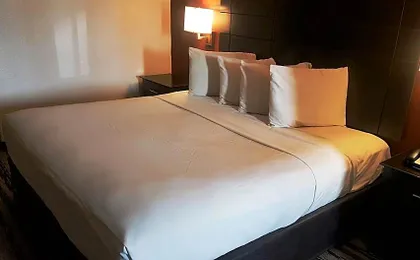 Red Roof Inn & Suites Houston - Humble/IAH Airport