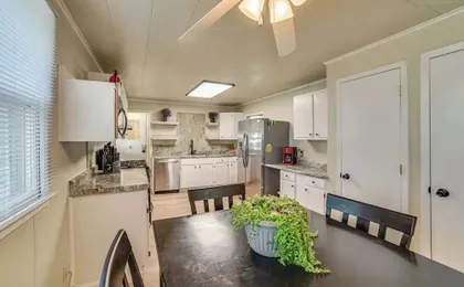 Walk to River: Oacoma Home w/ Dog-friendly Yard!