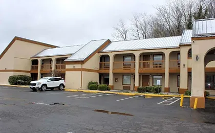 Super 8 by Wyndham Fort Chiswell Wytheville Area
