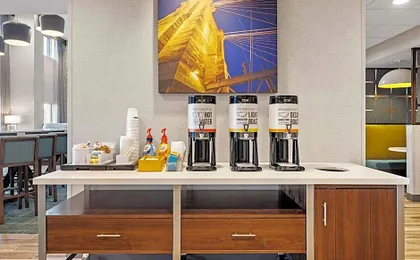 Hampton Inn Suites by Hilton Cincinnati West