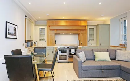 Joivy Newly Refurbished Apartment on the Historic Royal Mile