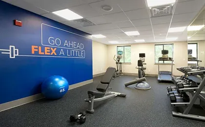 Holiday Inn Express And Suites Williamstown Glassboro By IHG