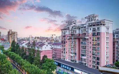 Zhishang Hotel (Shanghai Xinhua Hospital Jiangpu Road Subway Station)