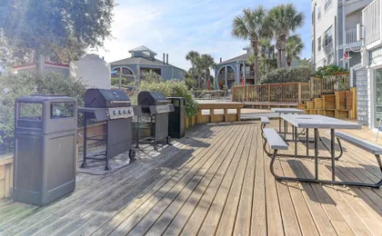 Seaside Haven: Stylish Condo, 3 Pools New Rental