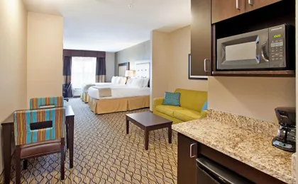 Holiday Inn Express & Suites St. Joseph