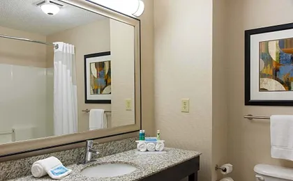 Holiday Inn Express Gas City By IHG