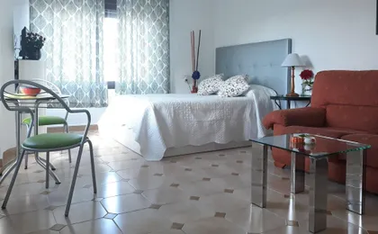 Bonito Apartamento En Triana 638