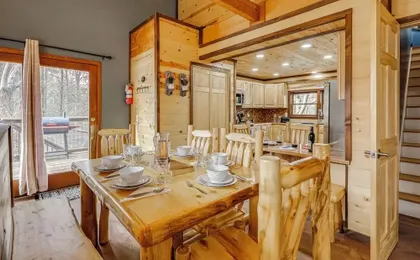 Hot Tub + Game Room: Gatlinburg Family Cabin!