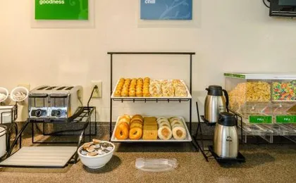 Holiday Inn Express - Fall River North