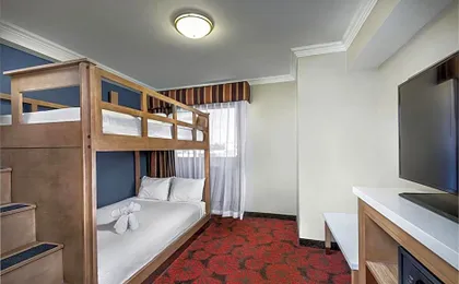 Desert Palms Hotel & Suites Anaheim Resort