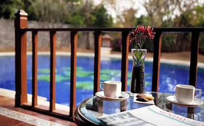 Lagoon Bay at Leonia Hotel