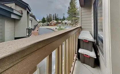 Slopeside Condo with Fireplace
