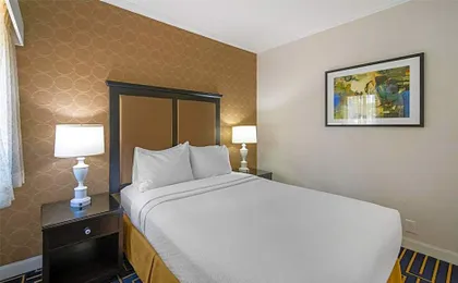Best Western Plus Palm Court Hotel