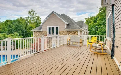Deck For Entertaining: Belmont Group Getaway